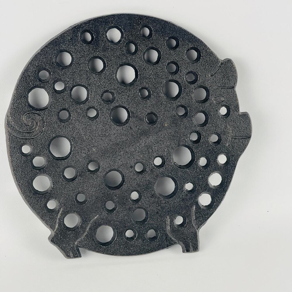 Black Cast Iron Pig Trivet Old Mountain C2011 7 1/2 x 6 1/4”